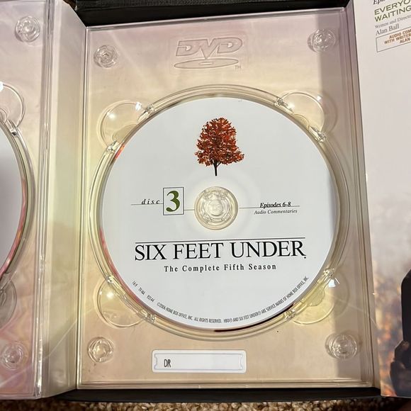 Six feet under the complete fifth season. Watched twice - Picture 7 of 9
